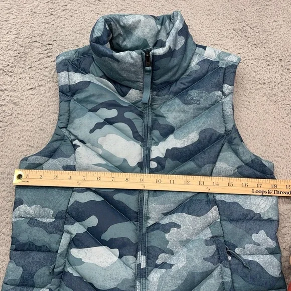 The North Face Alpz 2.0 550 Goose Down Vest Womens S Camo Blue Quilted Gorpcore - Picture 3 of 13